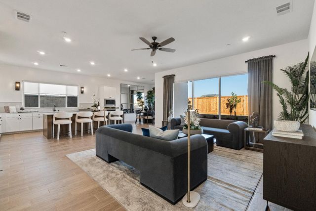 2291 N Argyle Avenue, Clovis, CA 93619