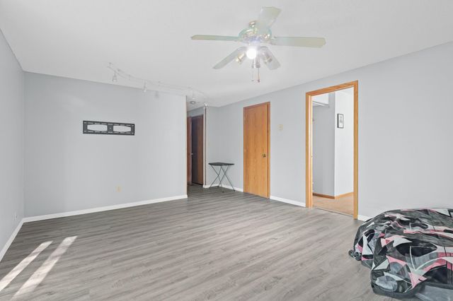 5570 Fillmore Street NE, Fridley, MN 55432