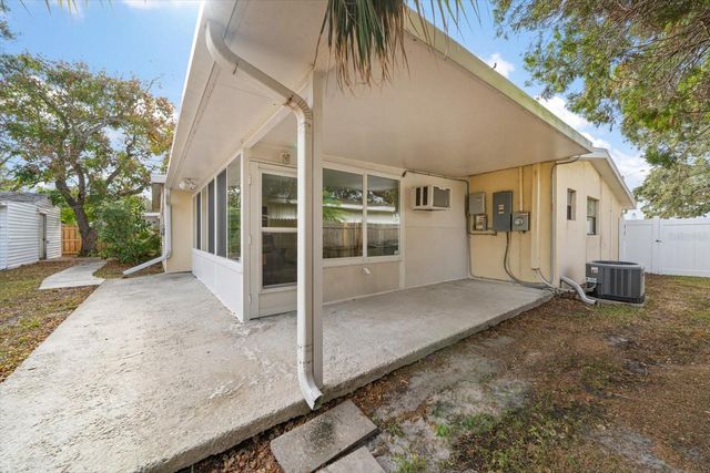 1225 RIDGE AVENUE, Clearwater, FL 33755