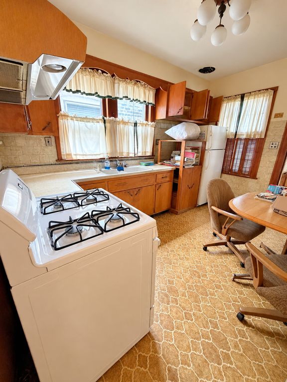 6243 W Waveland Avenue, Chicago, IL 60634 — photo 4