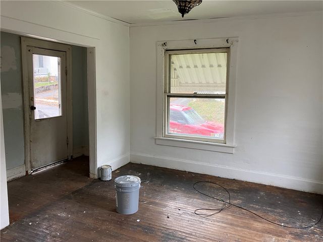 27 Dorchester Avenue, Geneva City, NY 14456