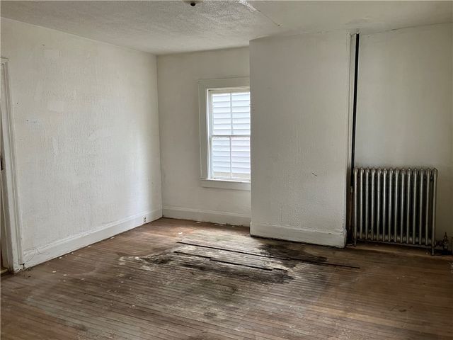 27 Dorchester Avenue, Geneva City, NY 14456