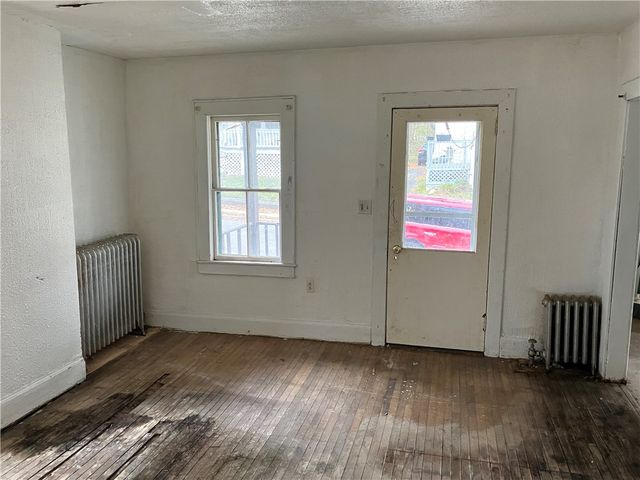 27 Dorchester Avenue, Geneva City, NY 14456