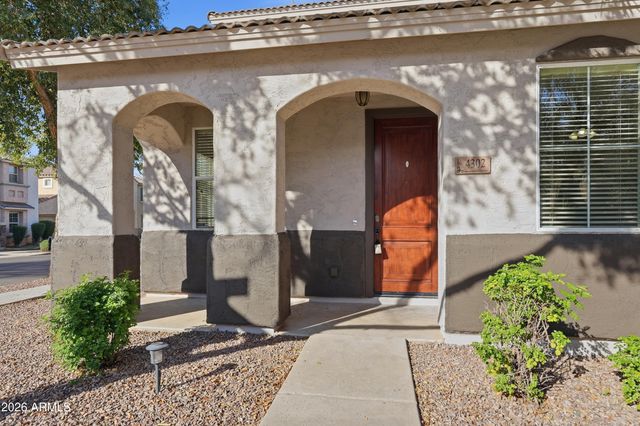 4302 E CARLA VISTA Drive, Gilbert, AZ 85295