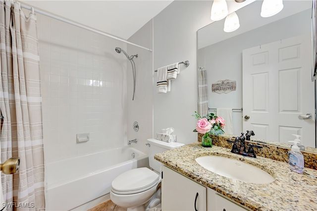 784 Landover CIR 203, Naples, FL 34104