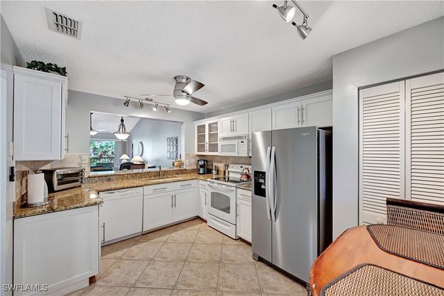 784 Landover CIR 203, Naples, FL 34104