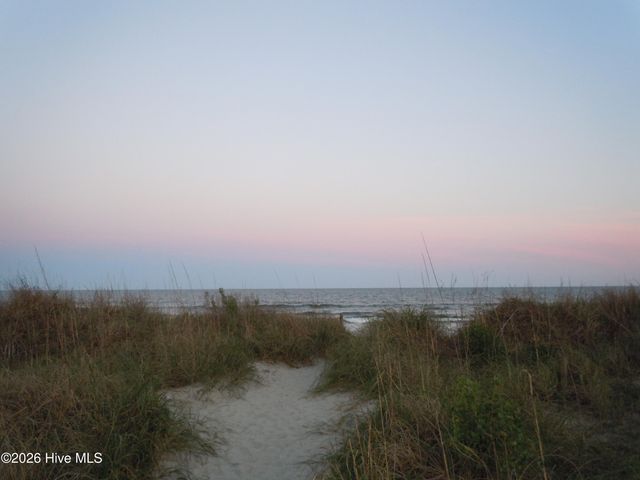 519 Boundaryline Drive NW, Calabash, NC 28467