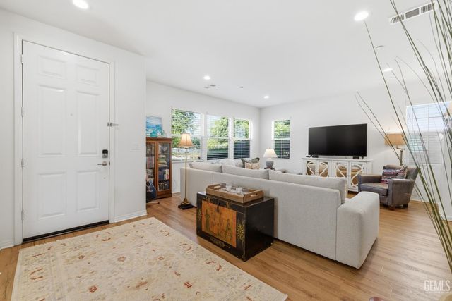 3712 Windermere Street, Bakersfield, CA 93311