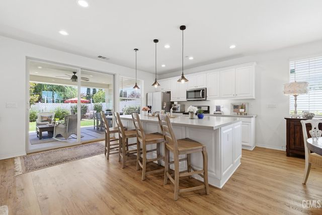 3712 Windermere Street, Bakersfield, CA 93311