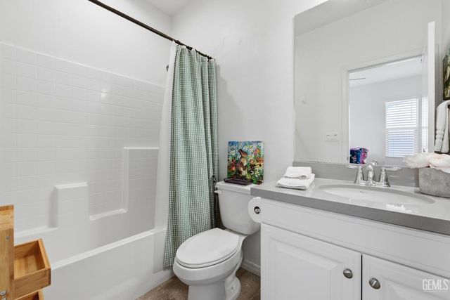 3712 Windermere Street, Bakersfield, CA 93311