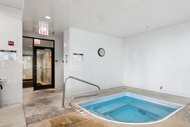 130 N Garland Court 2409, Chicago, IL 60602