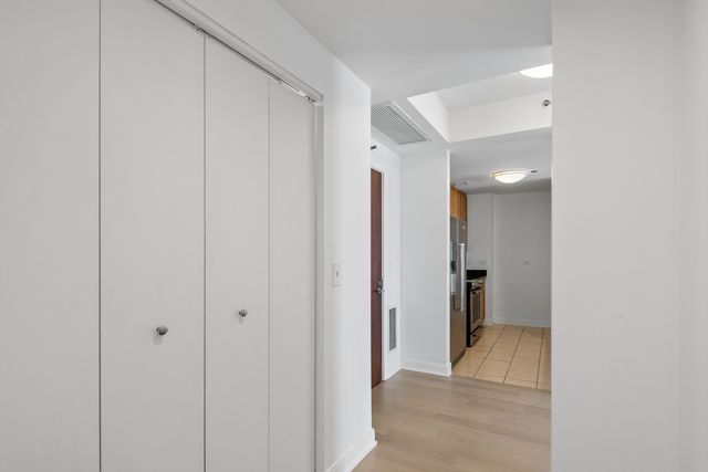 130 N Garland Court 2409, Chicago, IL 60602