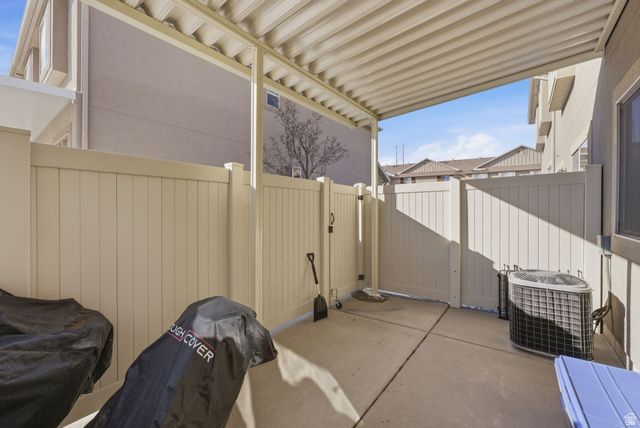 3115 N WHITETAIL DR, Layton, UT 84040