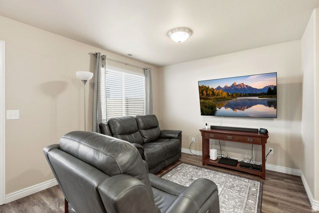 3115 N WHITETAIL DR, Layton, UT 84040