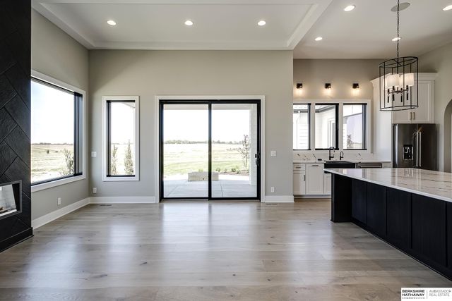 21112 Laurel Avenue, Omaha, NE 68022