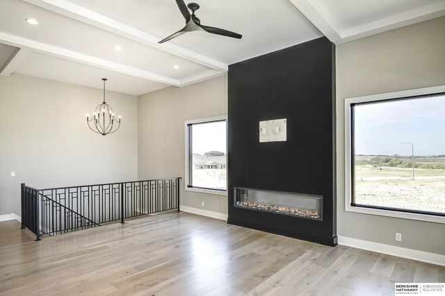 21112 Laurel Avenue, Omaha, NE 68022