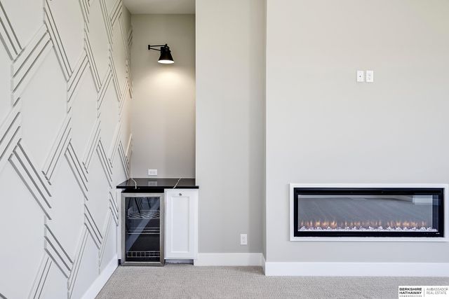 21112 Laurel Avenue, Omaha, NE 68022