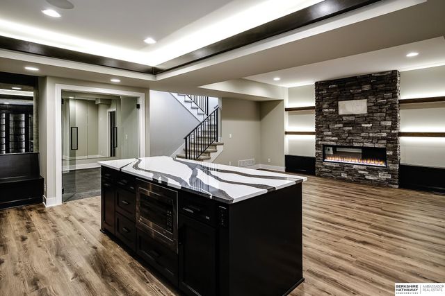 21112 Laurel Avenue, Omaha, NE 68022