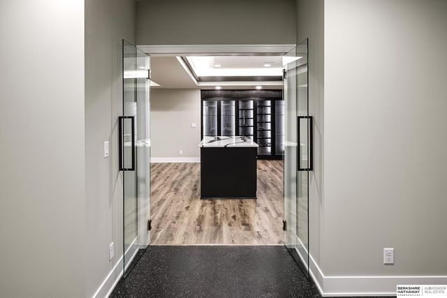 21112 Laurel Avenue, Omaha, NE 68022