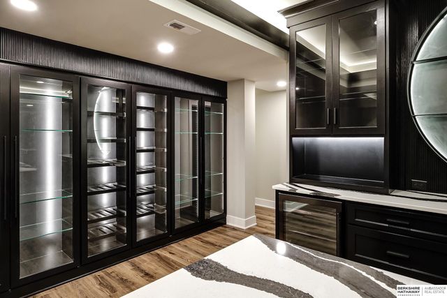 21112 Laurel Avenue, Omaha, NE 68022