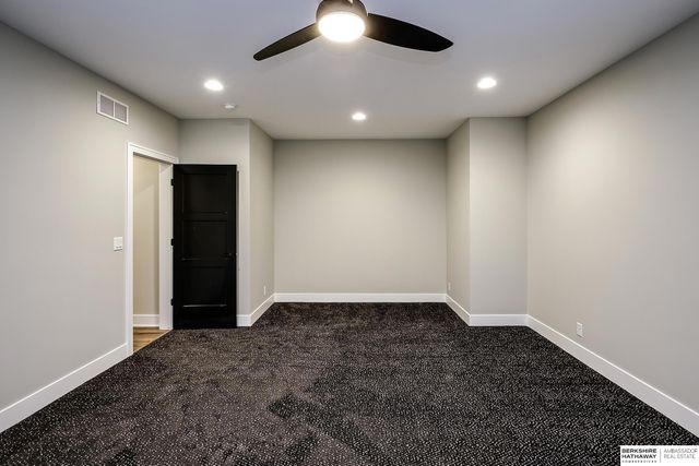 21112 Laurel Avenue, Omaha, NE 68022