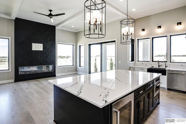 21112 Laurel Avenue, Omaha, NE 68022