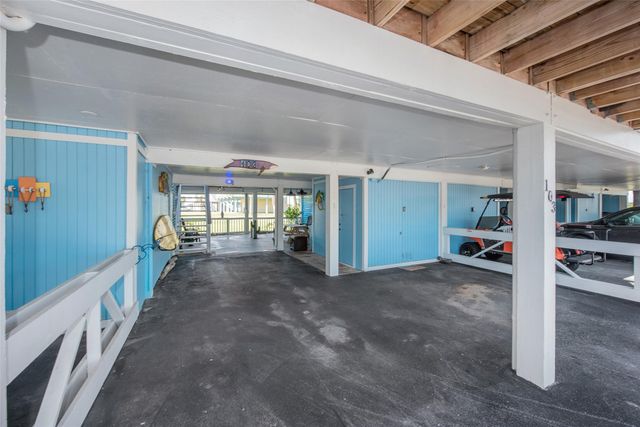 103 Jean Lafitte Cove, Galveston, TX 77554