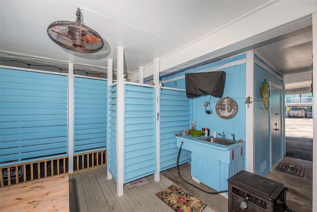 103 Jean Lafitte Cove, Galveston, TX 77554