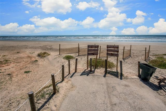 103 Jean Lafitte Cove, Galveston, TX 77554