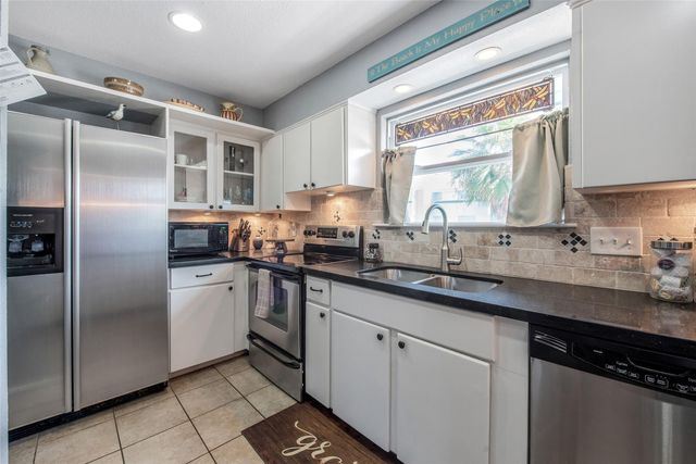 103 Jean Lafitte Cove, Galveston, TX 77554