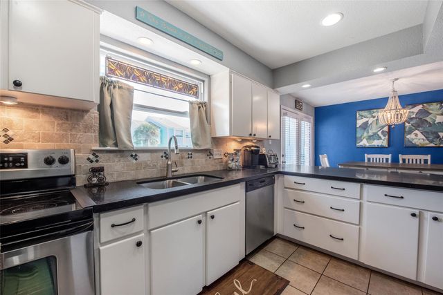 103 Jean Lafitte Cove, Galveston, TX 77554