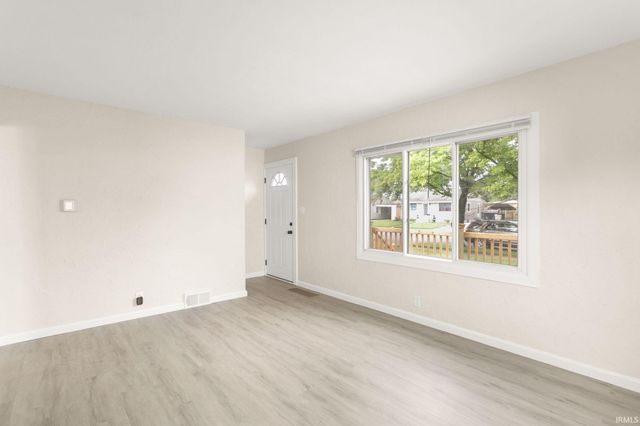 222 Village Way, South Bend, IN 46619