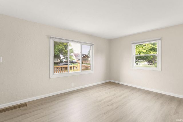 222 Village Way, South Bend, IN 46619