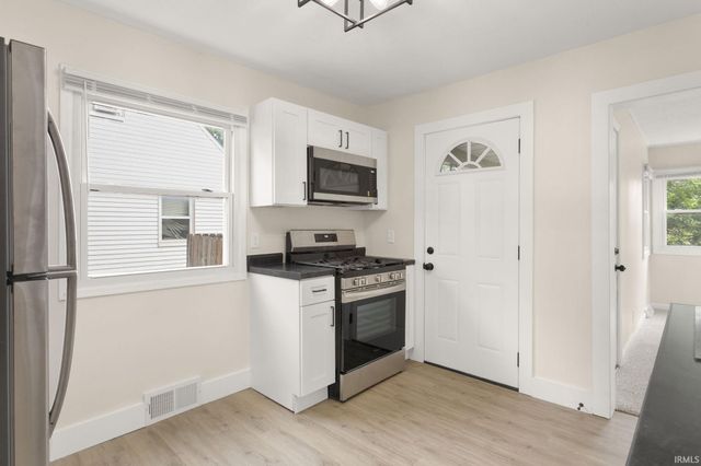 222 Village Way, South Bend, IN 46619