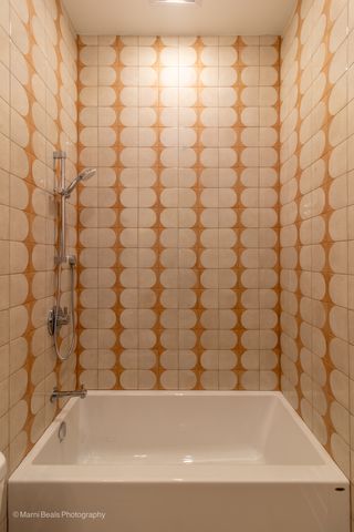 6749 S Langley Avenue, Chicago, IL 60637