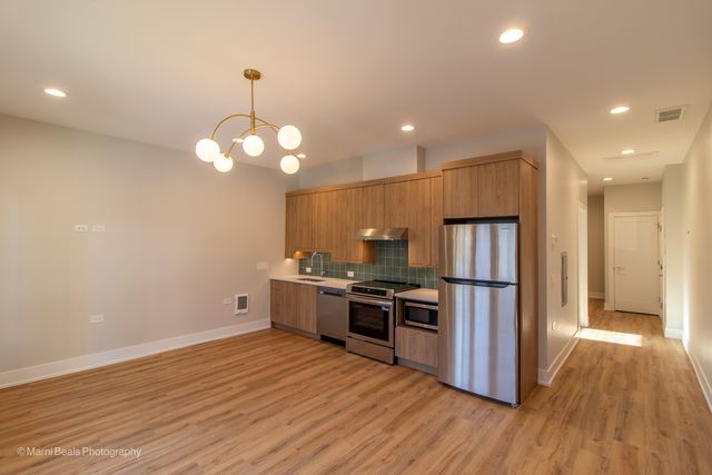 6749 S Langley Avenue, Chicago, IL 60637