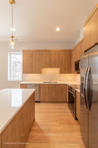 6749 S Langley Avenue, Chicago, IL 60637