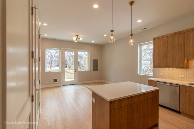 6749 S Langley Avenue, Chicago, IL 60637