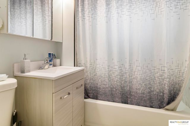 4416 N 21St Street, Omaha, NE 68110