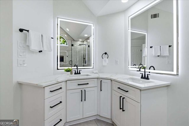 5059 Club Vista Point, Stone Mountain, GA 30088