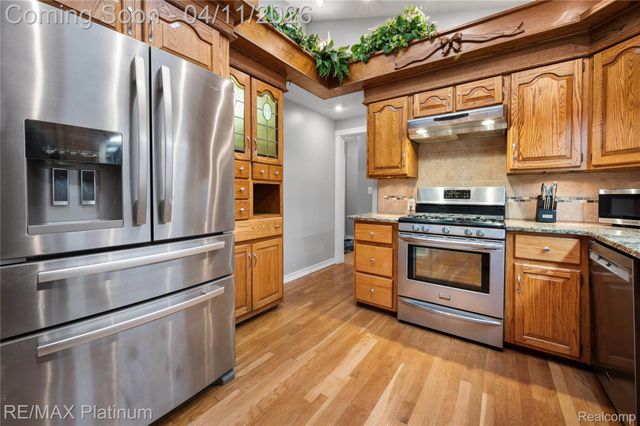 2454 N Middlebelt Road N, West Bloomfield Charter Township, MI 48324