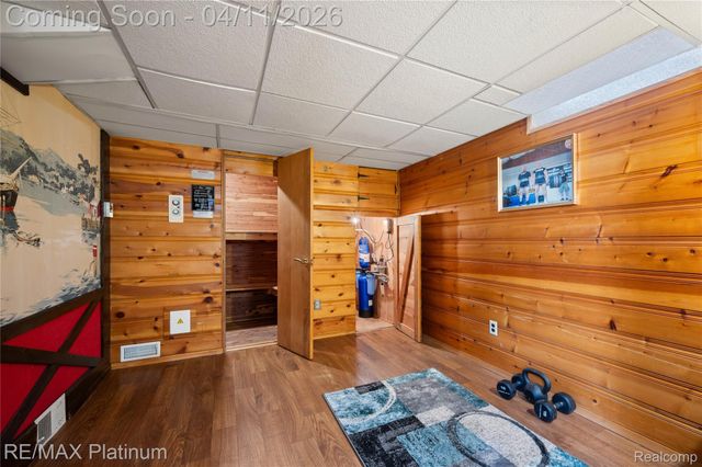 2454 N Middlebelt Road N, West Bloomfield Charter Township, MI 48324