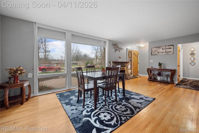 2454 N Middlebelt Road N, West Bloomfield Charter Township, MI 48324