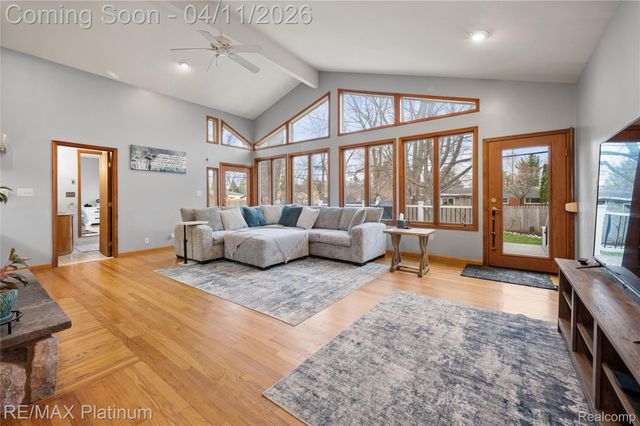 2454 N Middlebelt Road N, West Bloomfield Charter Township, MI 48324