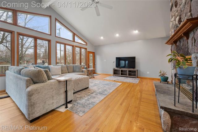 2454 N Middlebelt Road N, West Bloomfield Charter Township, MI 48324