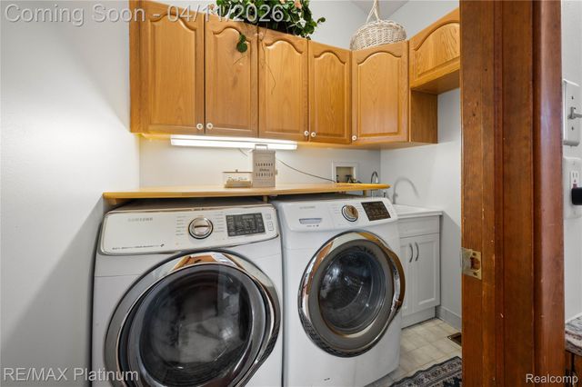 2454 N Middlebelt Road N, West Bloomfield Charter Township, MI 48324