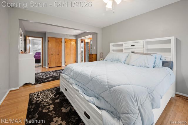 2454 N Middlebelt Road N, West Bloomfield Charter Township, MI 48324