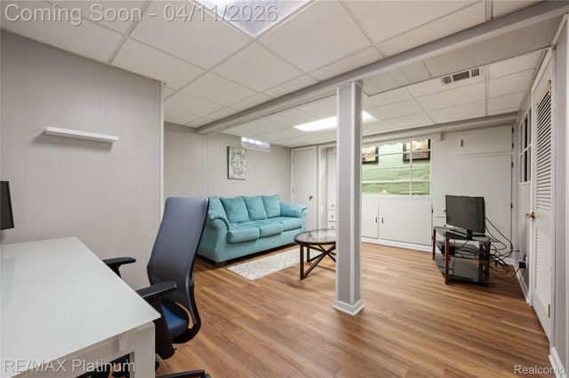 2454 N Middlebelt Road N, West Bloomfield Charter Township, MI 48324