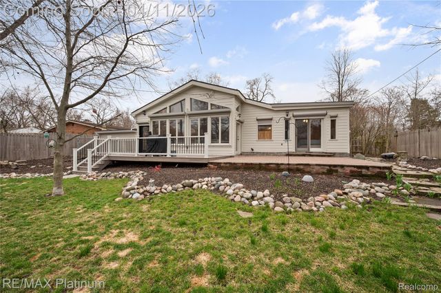 2454 N Middlebelt Road N, West Bloomfield Charter Township, MI 48324