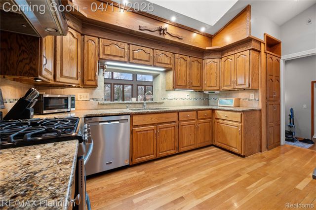 2454 N Middlebelt Road N, West Bloomfield Charter Township, MI 48324